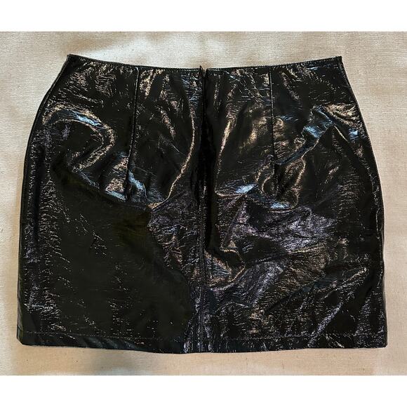 Black Pleather Mini Skirt – High Waisted Faux Leather – Size Large - Picture 3 of 3